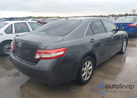 2010 Toyota Camry Le z USA, uszkodzony, nr VIN 4T1BF3EK8AU087252